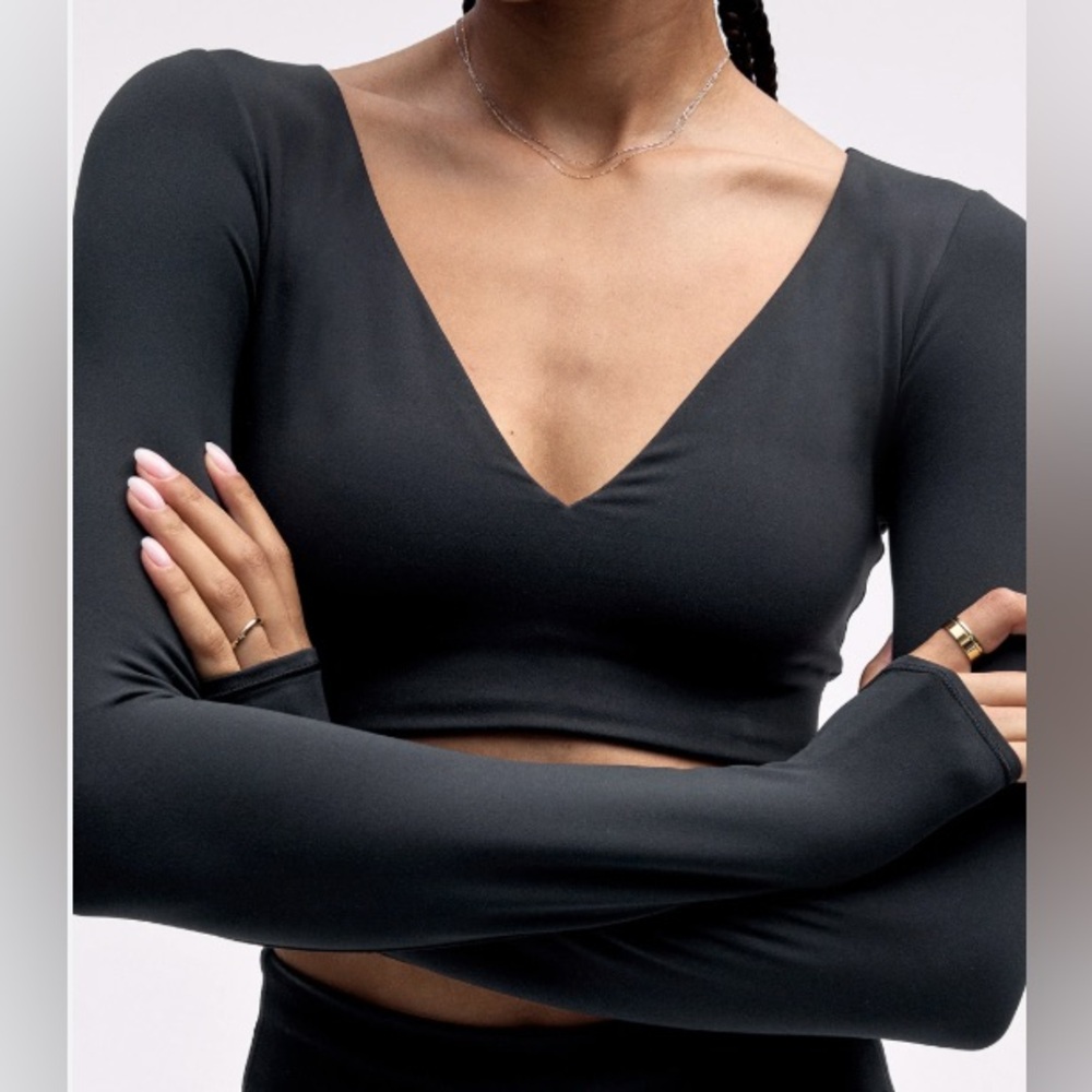 Lululemon x Peleton Black Everlux V-Neck Long-Sleeve Bra Top